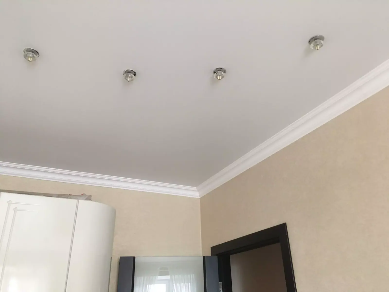 Матовый натяжной потолок в квартиру — Серпухов, Комсомольская, 2, фото 1
